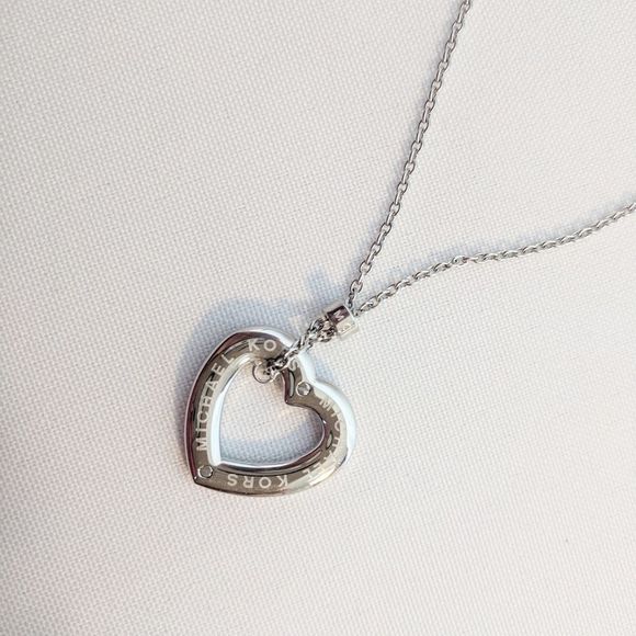 Michael Kors Crystal Heart Pendant Necklace NWT - Picture 1 of 8